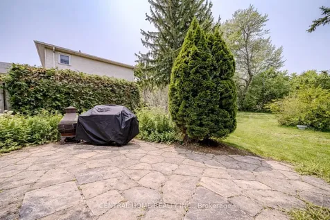 102 Meadowvale Road Toronto ON M1C 1S1