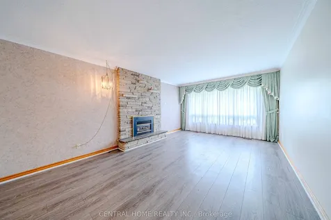 102 Meadowvale Road Toronto ON M1C 1S1