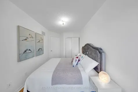 16 Boone Lane Ajax ON L1S 7S3
