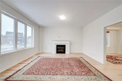 185 South Ocean Drive Oshawa ON L1L 0K4