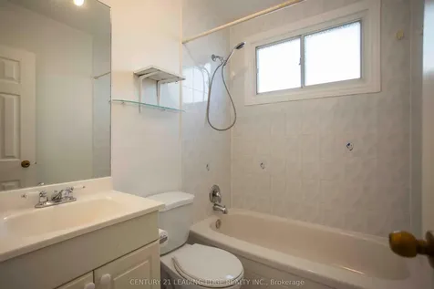 2728 Kennedy Road Toronto ON M1T 3H9