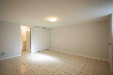 2728 Kennedy Road Toronto ON M1T 3H9