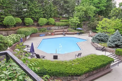 2330 Bridletowne Circle Toronto ON M1W 3P6