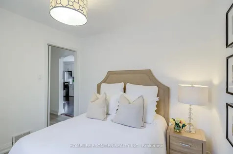 1105 Greenwood Avenue Toronto ON M4J 4E5