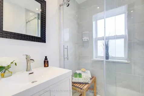 1105 Greenwood Avenue Toronto ON M4J 4E5