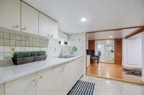 1105 Greenwood Avenue Toronto ON M4J 4E5