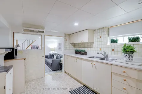 1105 Greenwood Avenue Toronto ON M4J 4E5
