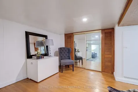 1105 Greenwood Avenue Toronto ON M4J 4E5