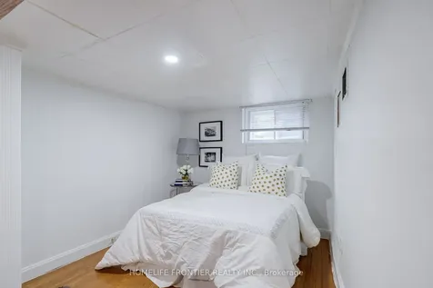 1105 Greenwood Avenue Toronto ON M4J 4E5