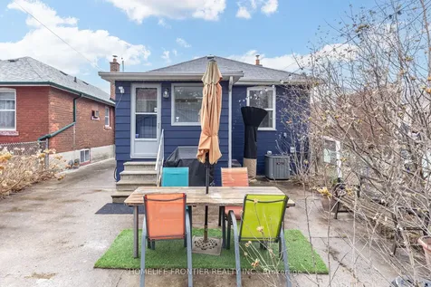 1105 Greenwood Avenue Toronto ON M4J 4E5