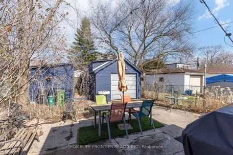 1105 Greenwood Avenue Toronto ON M4J 4E5