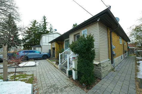 812 Kennedy Road Toronto ON M1K 2C8