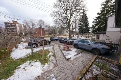 812 Kennedy Road Toronto ON M1K 2C8
