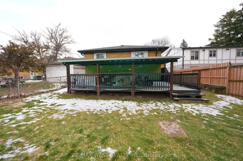 812 Kennedy Road Toronto ON M1K 2C8