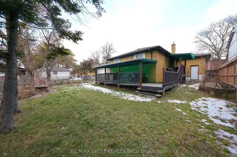812 Kennedy Road Toronto ON M1K 2C8