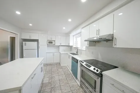 812 Kennedy Road Toronto ON M1K 2C8
