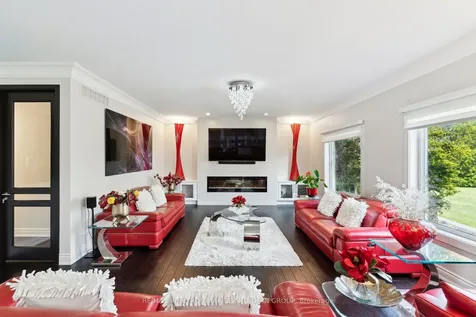 23 Steepleview Court Oshawa ON L1H 0S6