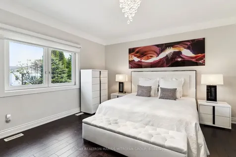 23 Steepleview Court Oshawa ON L1H 0S6