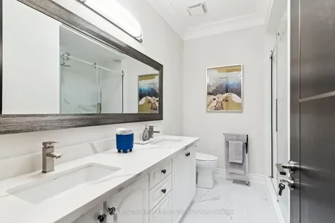 23 Steepleview Court Oshawa ON L1H 0S6