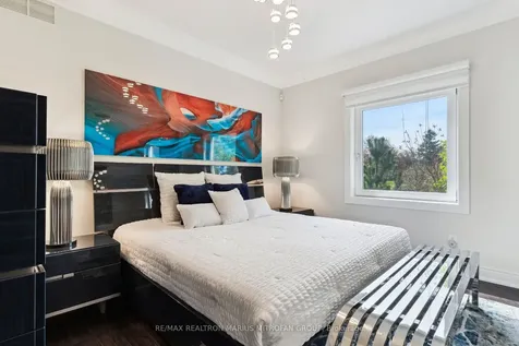 23 Steepleview Court Oshawa ON L1H 0S6