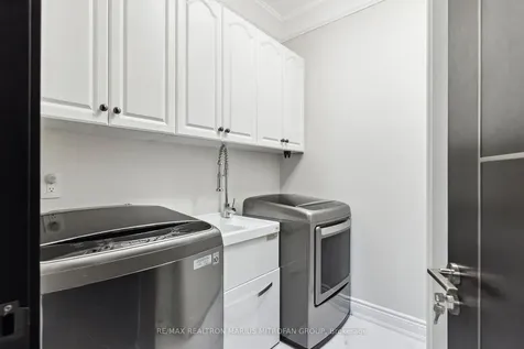 23 Steepleview Court Oshawa ON L1H 0S6