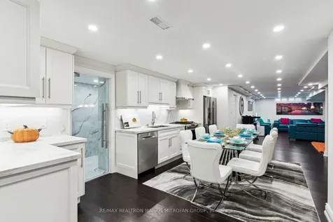 23 Steepleview Court Oshawa ON L1H 0S6