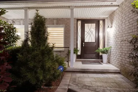 23 Steepleview Court Oshawa ON L1H 0S6