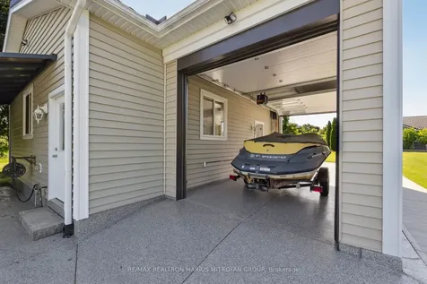 23 Steepleview Court Oshawa ON L1H 0S6