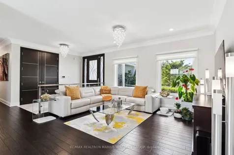 23 Steepleview Court Oshawa ON L1H 0S6