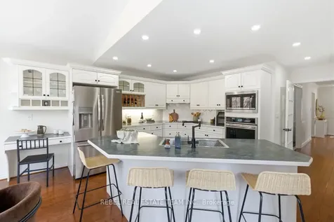 82 Ravenscroft Road Ajax ON L1T 1W5