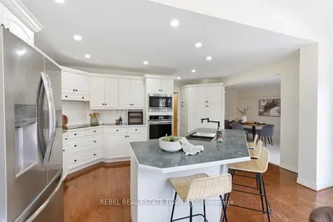 82 Ravenscroft Road Ajax ON L1T 1W5