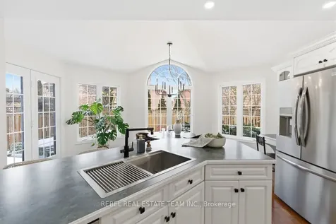 82 Ravenscroft Road Ajax ON L1T 1W5