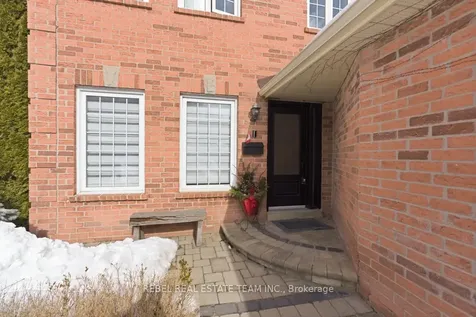 82 Ravenscroft Road Ajax ON L1T 1W5