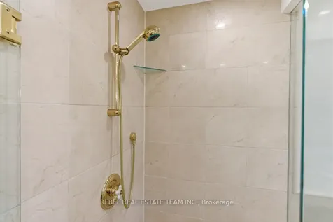 82 Ravenscroft Road Ajax ON L1T 1W5