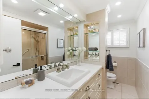 82 Ravenscroft Road Ajax ON L1T 1W5