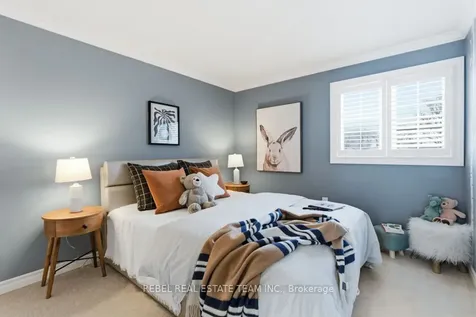 82 Ravenscroft Road Ajax ON L1T 1W5