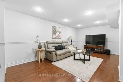 82 Ravenscroft Road Ajax ON L1T 1W5