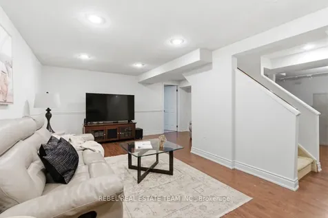 82 Ravenscroft Road Ajax ON L1T 1W5