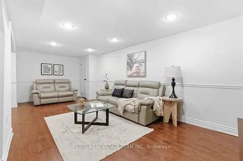 82 Ravenscroft Road Ajax ON L1T 1W5