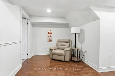 82 Ravenscroft Road Ajax ON L1T 1W5