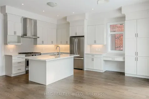13 Brabin Circle N Whitby ON L1P 0C1