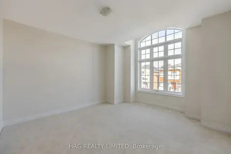 13 Brabin Circle N Whitby ON L1P 0C1