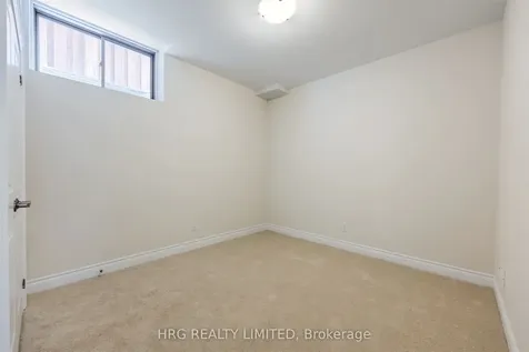 13 Brabin Circle N Whitby ON L1P 0C1