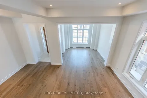 13 Brabin Circle N Whitby ON L1P 0C1