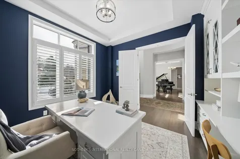 112 Woodview Drive Pickering ON L1V 1L2