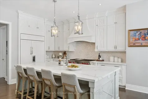 112 Woodview Drive Pickering ON L1V 1L2