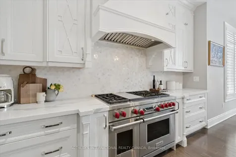 112 Woodview Drive Pickering ON L1V 1L2