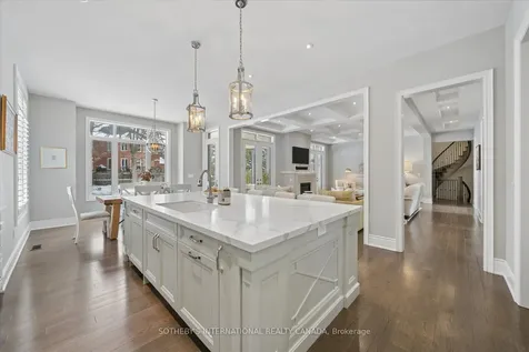 112 Woodview Drive Pickering ON L1V 1L2