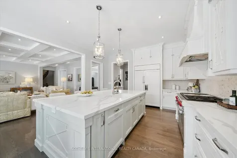112 Woodview Drive Pickering ON L1V 1L2