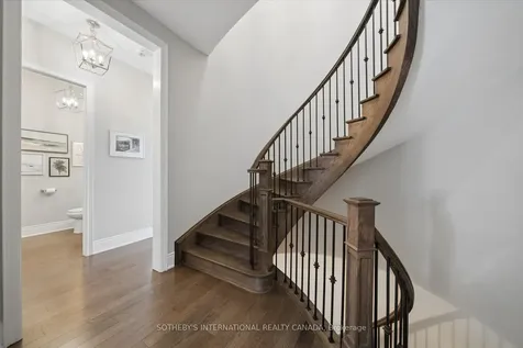 112 Woodview Drive Pickering ON L1V 1L2